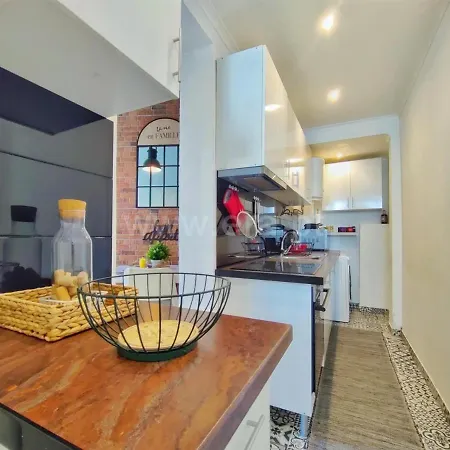 Lydia's Place דירה פונשל